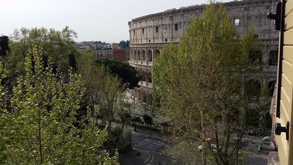 Colosseum Corner Rom